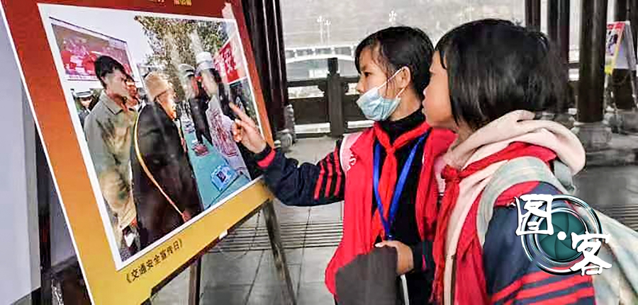 黔东南州“巾帼风采·女性魅力 ”摄影展在下司古镇开展