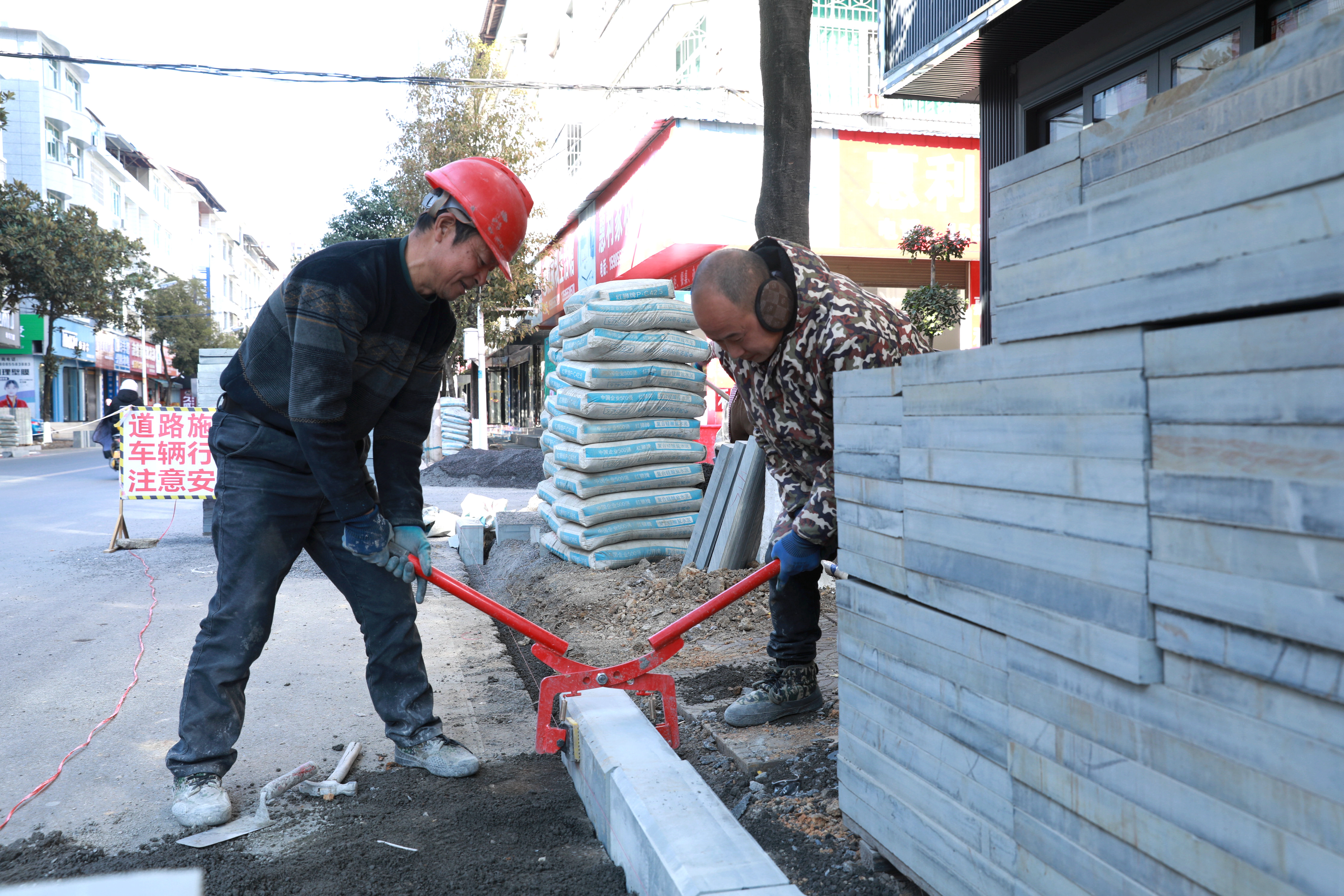天柱：改造背街小巷 提升城市颜值