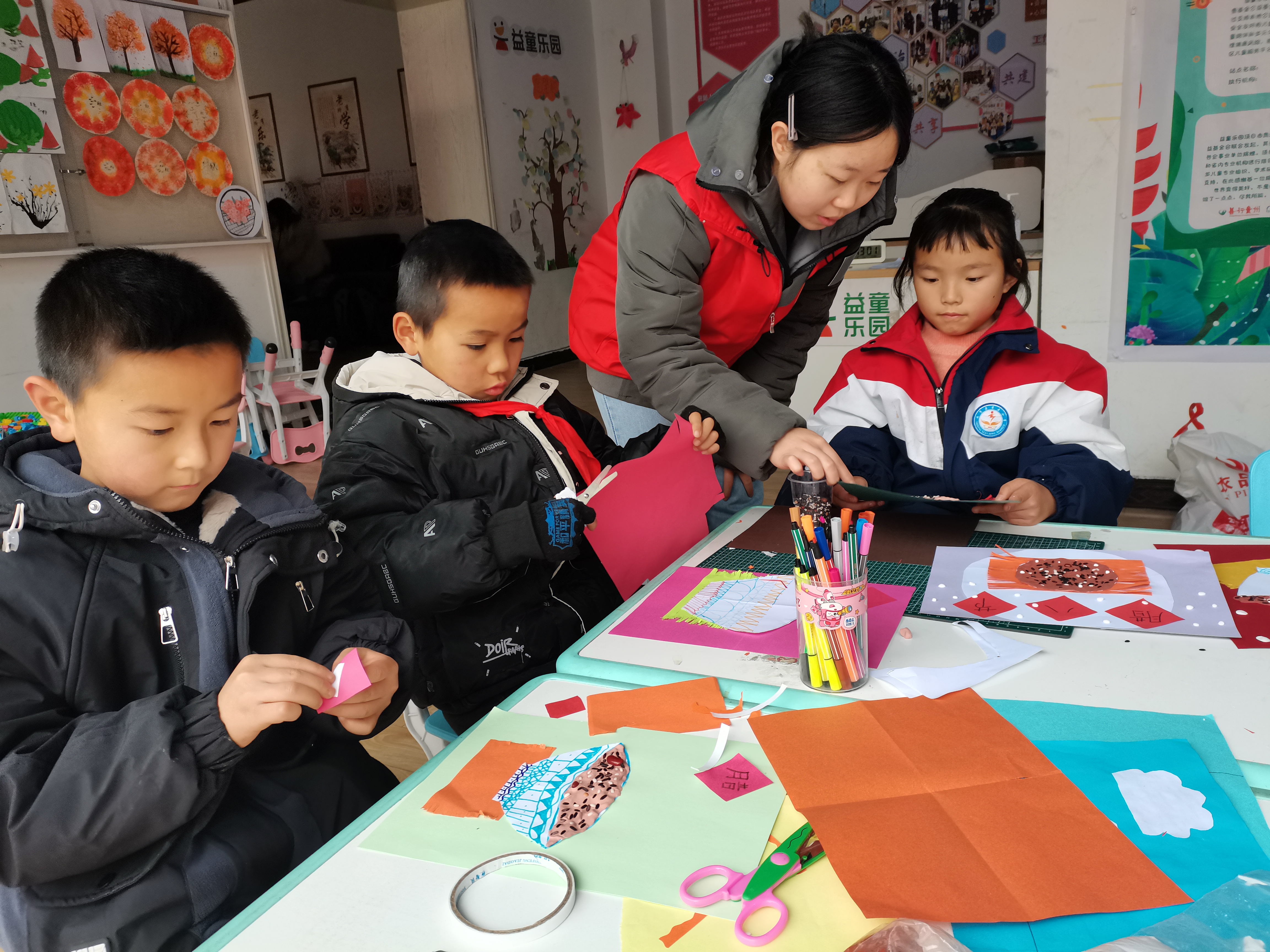 施秉县城关镇：童心知民俗 趣味迎腊八