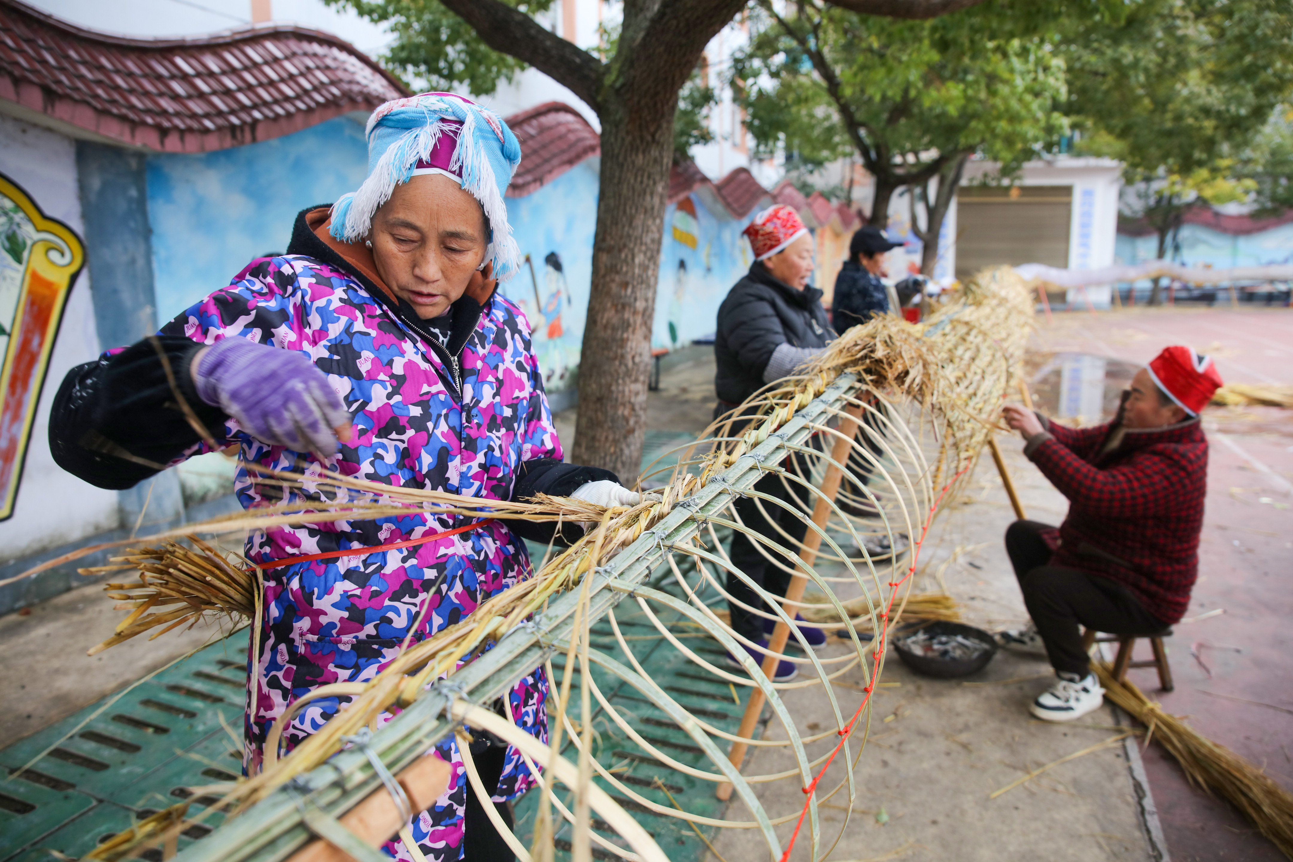 施秉：扎龙灯 迎新春